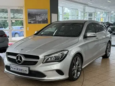 Używany Mercedes CLA180 Shooting Brake 122 KM (89 kW) 2019 Srebrny Kombi