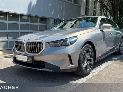 Gebraucht BMW 520 208 PS (152 kW) 2025 Grau Limousine