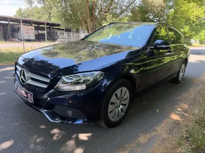 Gebraucht Mercedes C180 116 PS (85 kW) 2015 Blau Limousine