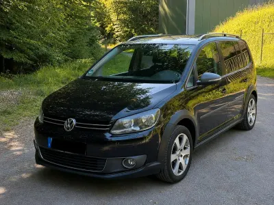 Używany VW Touran Cross 140 KM (102 kW) 2010 Czarny Minivan