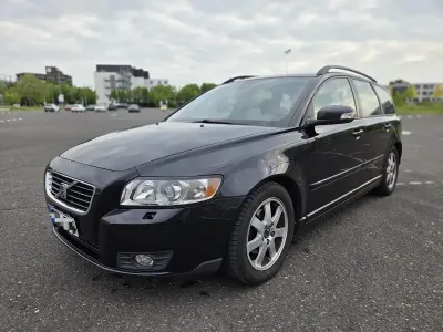 Używany Volvo V50 114 KM (83 kW) 2011 Czarny Kombi
