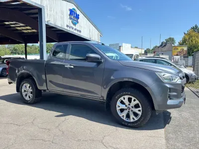 Gebraucht Isuzu D-Max 163 PS (119 kW) 2024 Grau SUV
