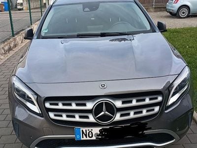 Gebraucht Mercedes GLA180 Urban 122 PS (89 kW) 2017 Grau SUV