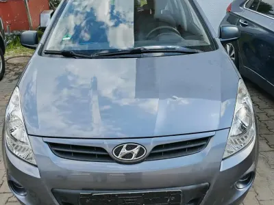 Gebraucht Hyundai i20 77 PS (56 kW) 2010 Grau Kleinwagen