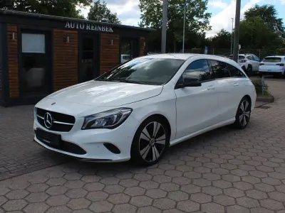 Gebraucht Mercedes CLA220 Shooting Brake 177 PS (130 kW) 2018 Calcitweiss/zirrusweiss Kombi