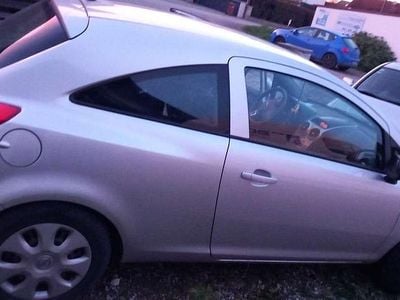 Gebraucht Opel Corsa 90 PS (66 kW) 2009 Silber Kleinwagen