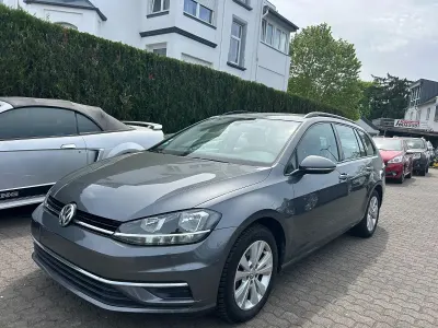 Gebraucht VW Golf VII Comfortline 116 PS (85 kW) 2017 Grau Kombi