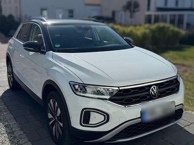 Gebraucht VW T-Roc Move 110 PS (80 kW) 2023 Weiß SUV