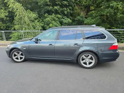 Gebraucht BMW 525 Exclusive 197 PS (144 kW) 2010 Grau Kombi