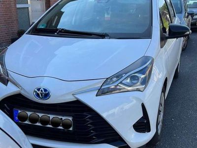 gebraucht Toyota Yaris Hybrid 1.5 VVT-i