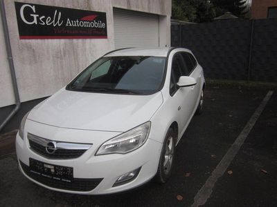 Gebraucht Opel Astra Edition 165 PS (121 kW) 2012 Weiß Kombi