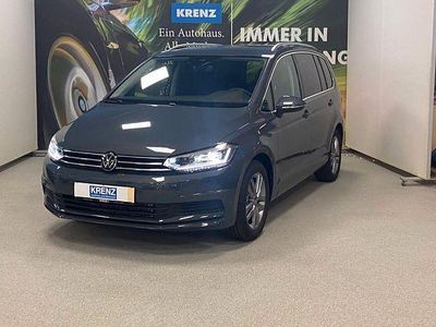 Neu VW Touran Comfortline 150 PS (110 kW) 2025 Grau Van / Kleinbus
