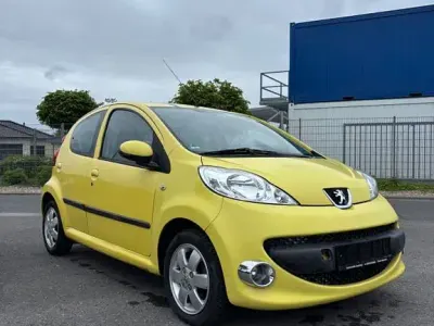 Gebraucht Peugeot 107 68 PS (50 kW) 2006 Gelb Kleinwagen