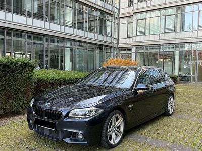 Gebraucht BMW 530 M Sport 258 PS (189 kW) 2014 Blau Kombi