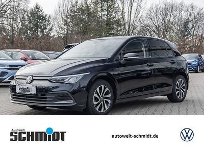 Gebraucht VW Golf VIII Active 131 PS (96 kW) 2022 Deep black perleffekt Limousine