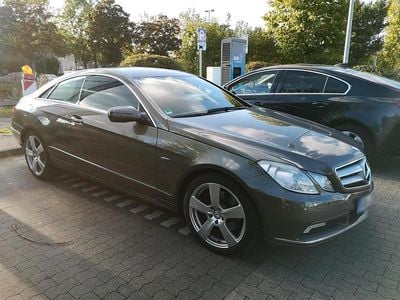 Usata Mercedes E350 231 CV (169 kW) 2010 Grigio Coupé