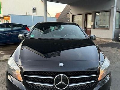 Usata Mercedes A180 122 CV (89 kW) 2014 Nero Berlina