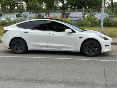 Gebraucht Tesla Model 3 RWD 239 kW (325 PS) 2022 Schwarz Limousine