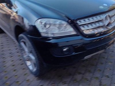 Gebraucht Mercedes 320 224 PS (164 kW) 2007 Schwarz SUV