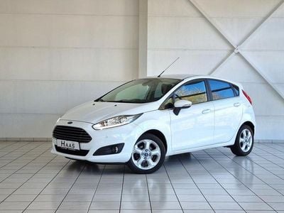 Gebraucht Ford Fiesta Titanium 101 PS (74 kW) 2017 Weiß Limousine