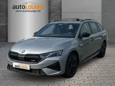 Neu Skoda Octavia RS 265 PS (194 kW) 2026 Grün Limousine