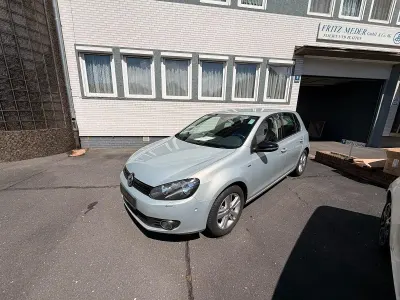 Gebraucht VW Golf VII Match 86 PS (63 kW) 2012 Silber Limousine