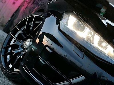 Schwarz Gebraucht 2015 VW Golf VII R Kombi | 23.499 €