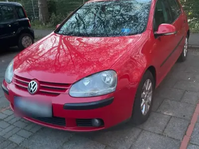 Second-hand VW Golf IV 115 CP (84 kW) 2003 Roșu Hatchback