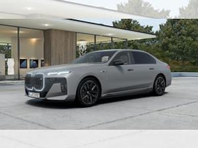 Nieuw BMW M760e 571 PK (419 kW) 2026 Grijs Sedan