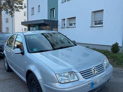 Gebraucht VW Bora 103 PS (75 kW) 1999 Grau Limousine