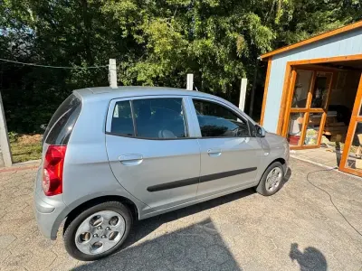 Gebraucht Kia Picanto 63 PS (46 kW) 2010 Silber Kleinwagen