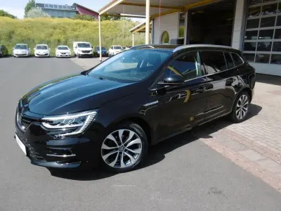 Gebraucht Renault Mégane GrandTour Intens 140 PS (102 kW) 2021 Schwarz Kombi
