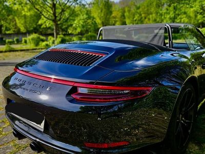Porsche 911 Carrera 4 GTS