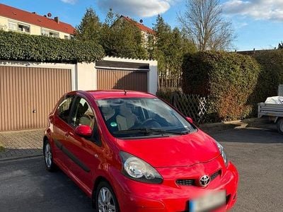 Usata Toyota Aygo 68 CV (50 kW) 2010 Rosso Utilitaria