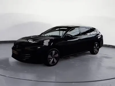 Gebraucht VW Passat Business 150 PS (110 kW) 2025 Schwarz Kombi