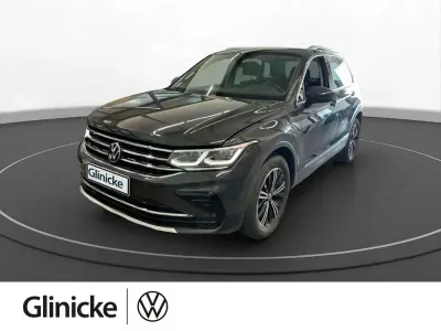 Gebraucht VW Tiguan Elegance 245 PS (180 kW) 2022 Uranograu SUV
