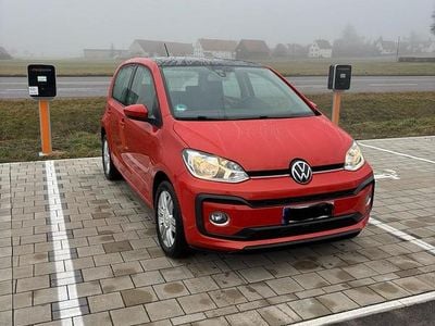 Orange Gebraucht 2017 VW up! move up! Kleinwagen | 7.100 € (Fairer Preis)