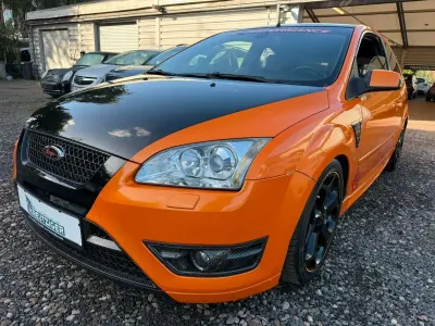 Używany Ford Focus ST 226 KM (166 kW) 2006 Pomarańczowy Sedan/Limuzyna
