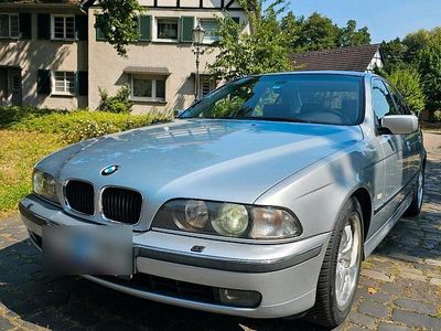 BMW 528