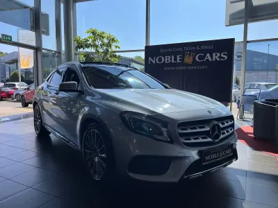 Gebraucht Mercedes GLA250 AMG line 211 PS (155 kW) 2019 Iridiumsilber (metallic) SUV
