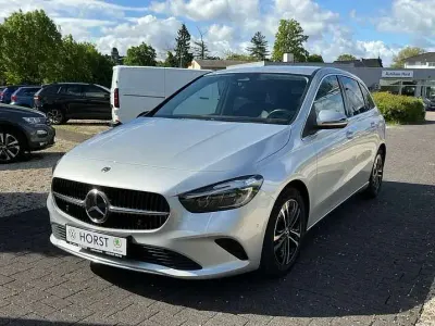 Gebraucht Mercedes B180 136 PS (100 kW) 2023 Silber Van / Kleinbus