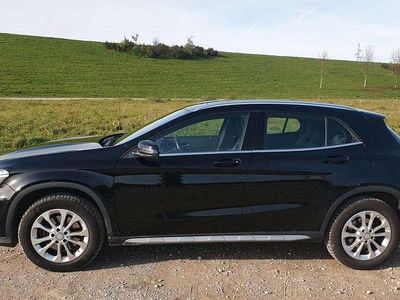 Schwarz Gebraucht 2015 Mercedes GLA250 AMG line SUV | 25.000 € (Teuer)