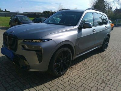 Second-hand BMW X7 M Sport 352 CP (258 kW) 2024 Gri SUV