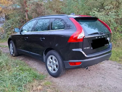 Używany Volvo XC60 Momentum 205 KM (150 kW) 2011 Czarny SUV