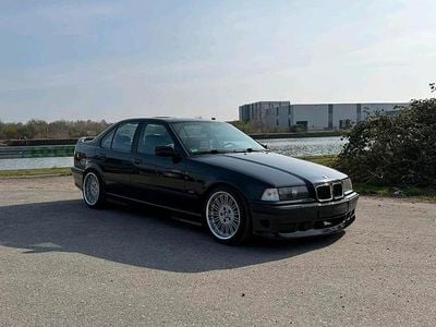 Second-hand BMW 328 193 CP (141 kW) 1997 Negru Berlinǎ