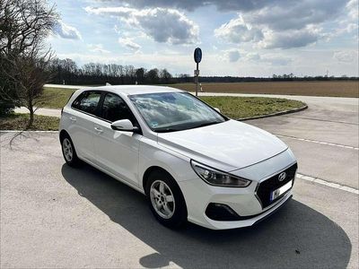 Second-hand Hyundai i30 Select 99 CP (72 kW) 2019 Alb Break