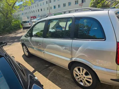 Gebraucht Opel Zafira Edition 125 PS (91 kW) 2005 Silber Van / Kleinbus