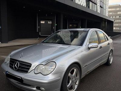 Usata Mercedes C180 Elegance 143 CV (105 kW) 2003 Argento Berlina