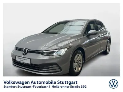 Gebraucht VW Golf VIII Life 131 PS (96 kW) 2022 Grau Limousine