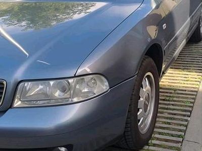 Second-hand Audi A4 105 CP (77 kW) 2000 Gri Break